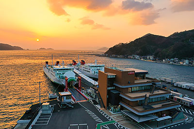 八幡浜港フェリーターミナル